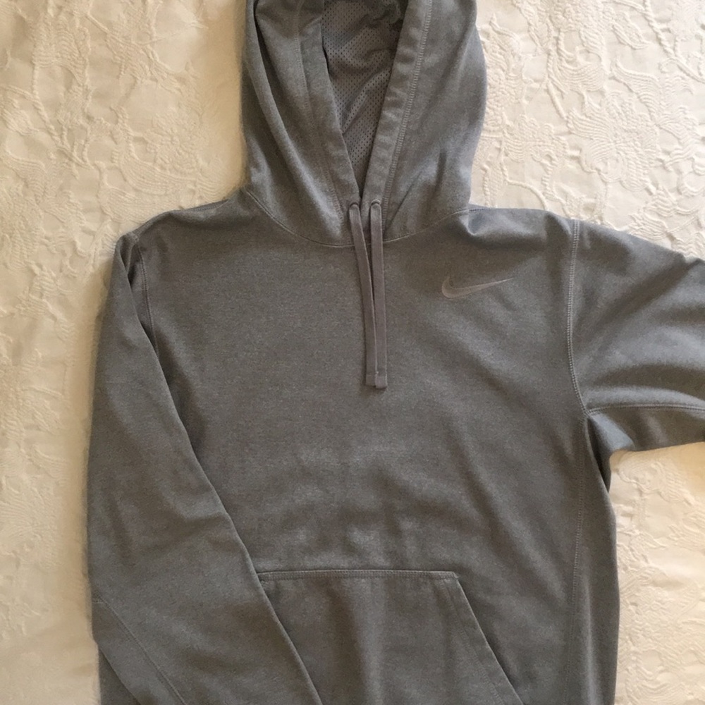 nike gray therma-fit hoodie
